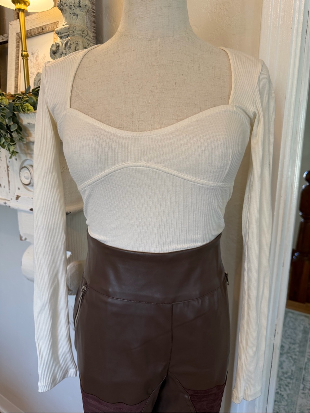 H&M Cream Ribbed Long-Sleeve Sweetheart Crop Top